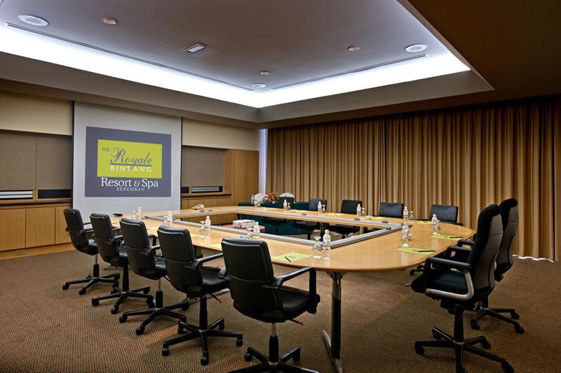 Royale Chulan Серембан  Экстерьер фото A meeting room